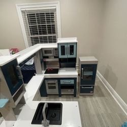 Toy Kitchen