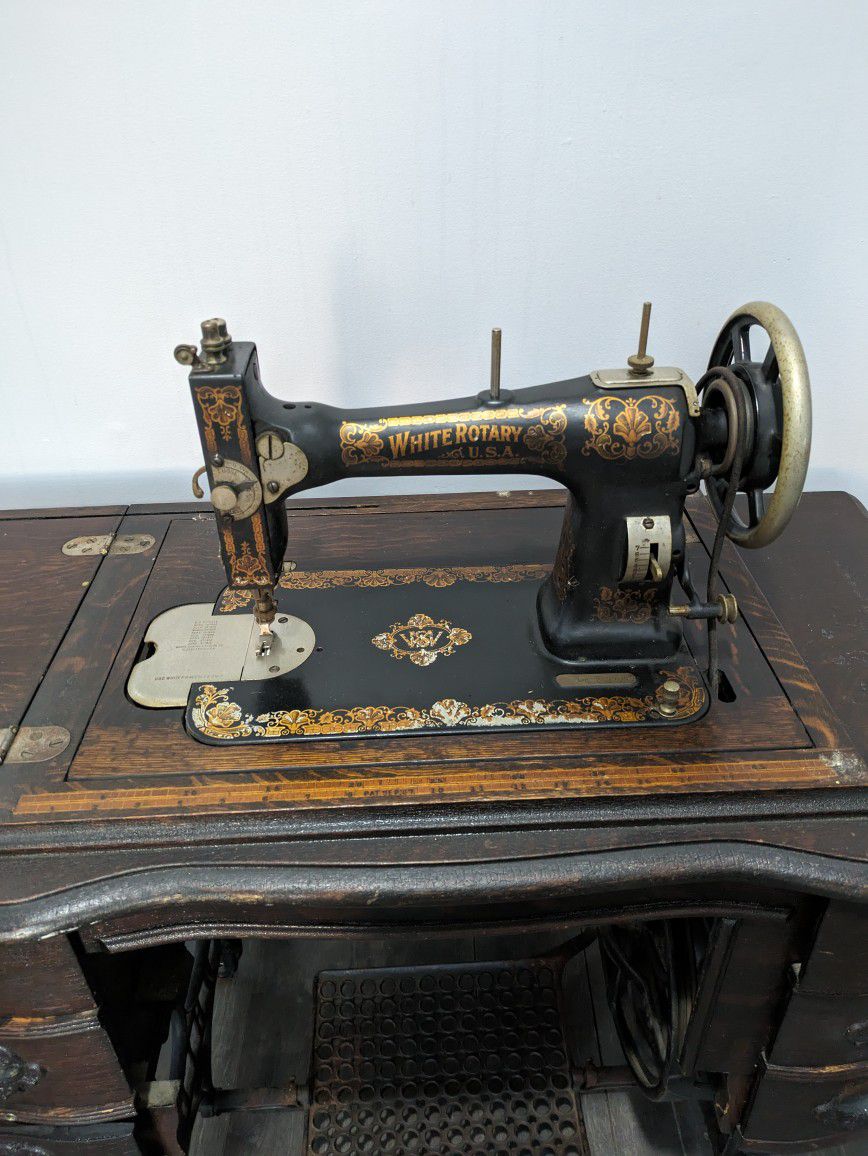 White Rotary Sewing Machine .Early 1900s