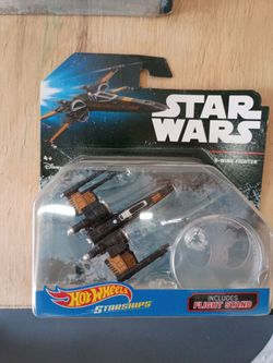 Hot Wheels Star Wars Poe's X-Wing Fighter die-cast starship.