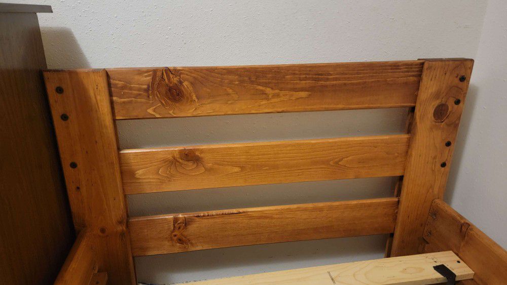 Long Twin Size Pine Durango Bed