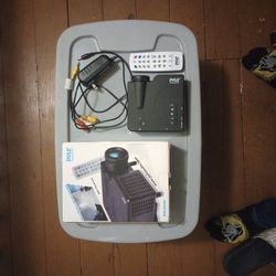 PYLE mini Projector 