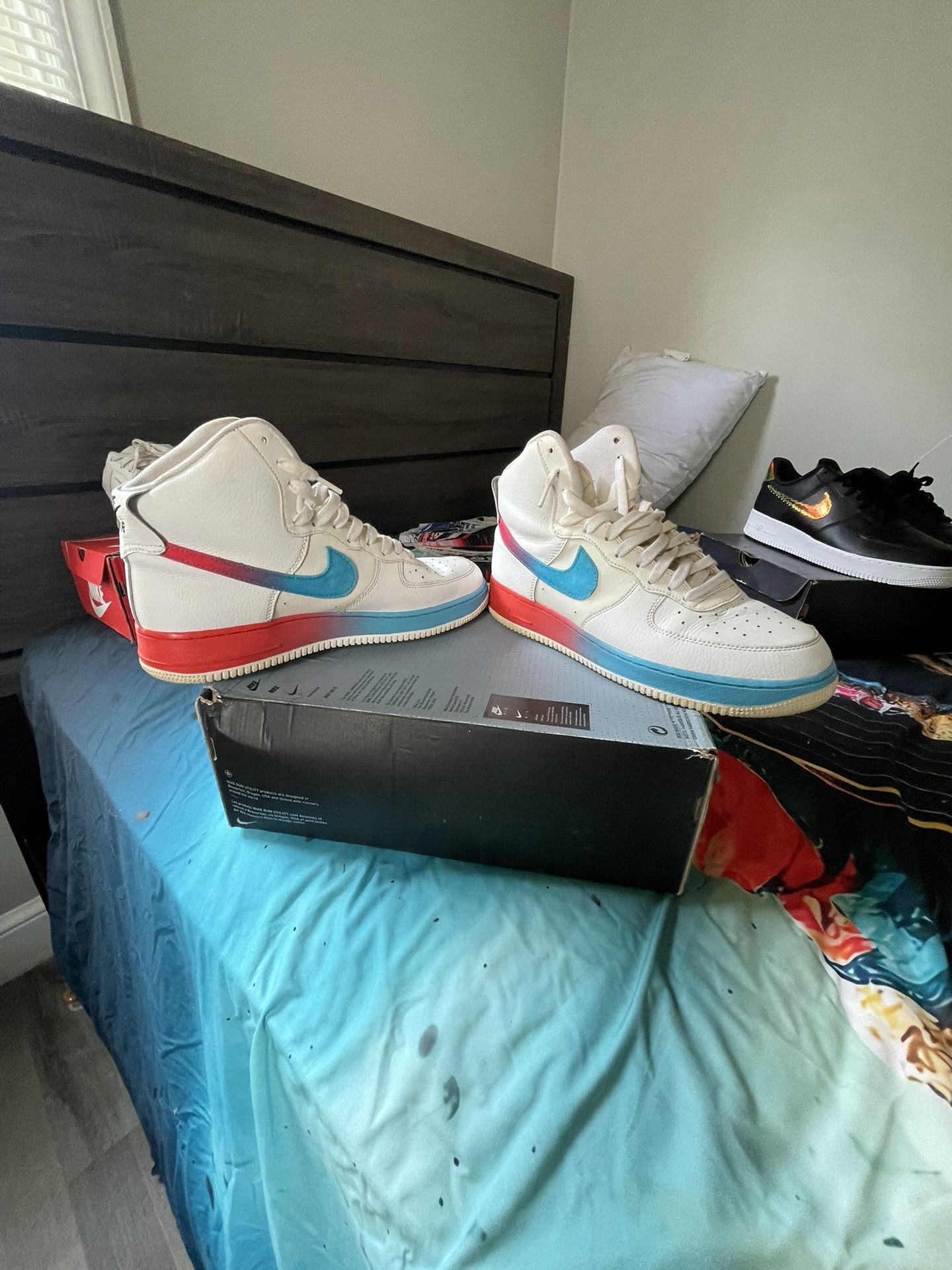 Adidas Nike 11