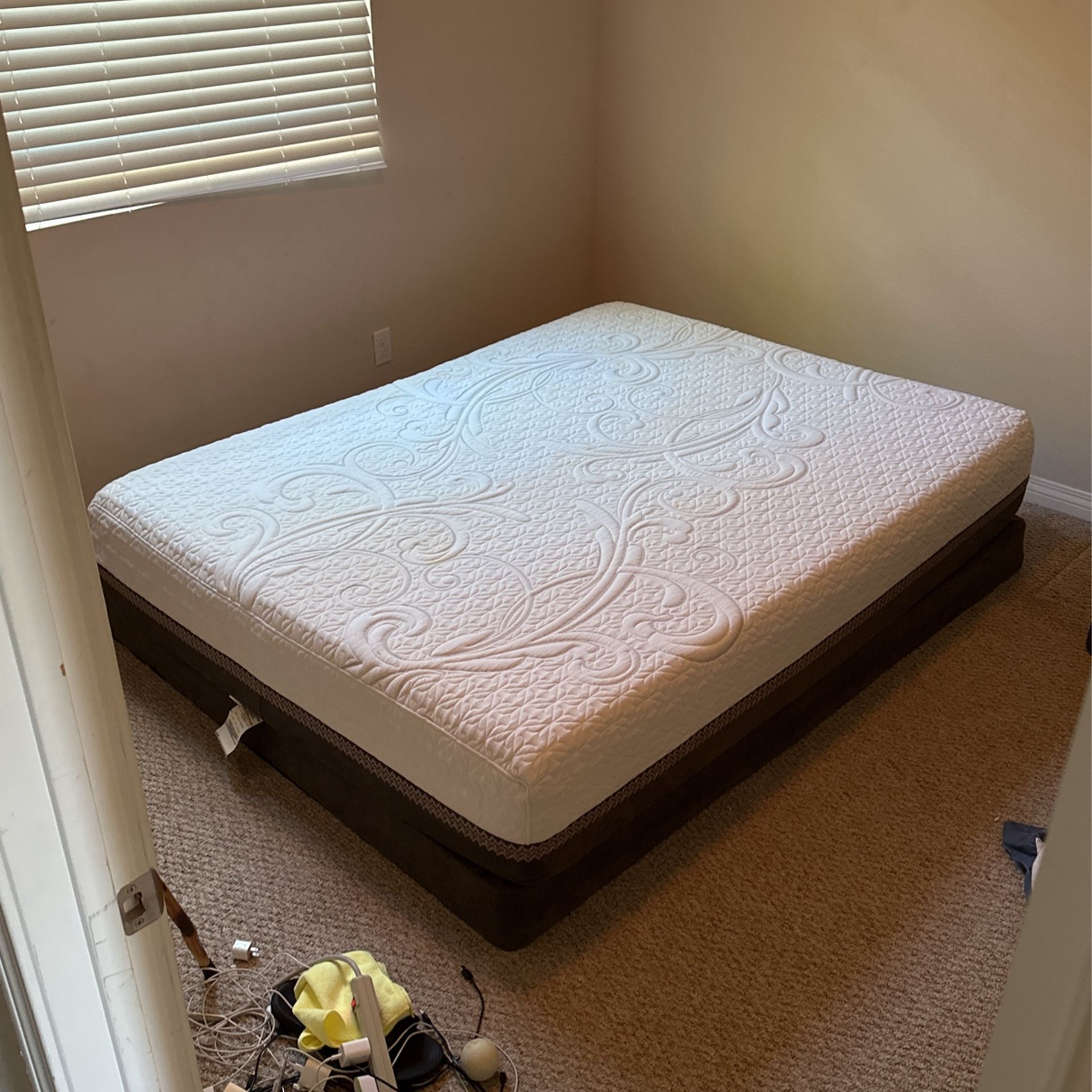 Serta iComfort Directions Foam Mattress Queen Size