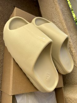 Frosted Yeezy Slides 