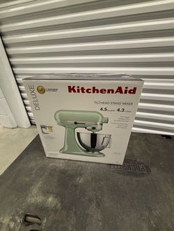 KitchenAid Deluxe Series 4.5 Quart Tilt-Head Stand Mixer Stainless Steel Bowl - Pistachio - KSM97PT
