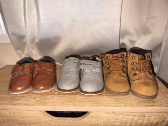Boy shoes 7C