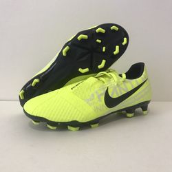 NEW Men’s Nike Phantom Venom Soccer Cleats Size 8