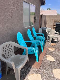 5 Outdoor chairs