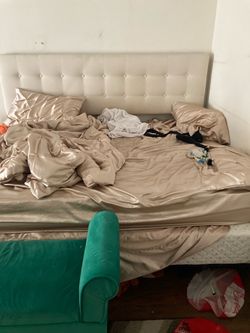 Queen mattress and baseboard