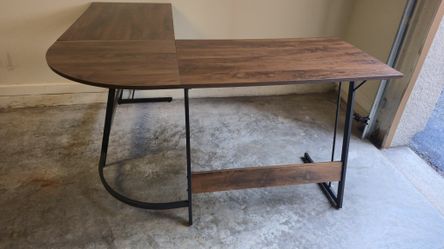 L-Shaped or Corner Computer Desk - Lake Nona Area