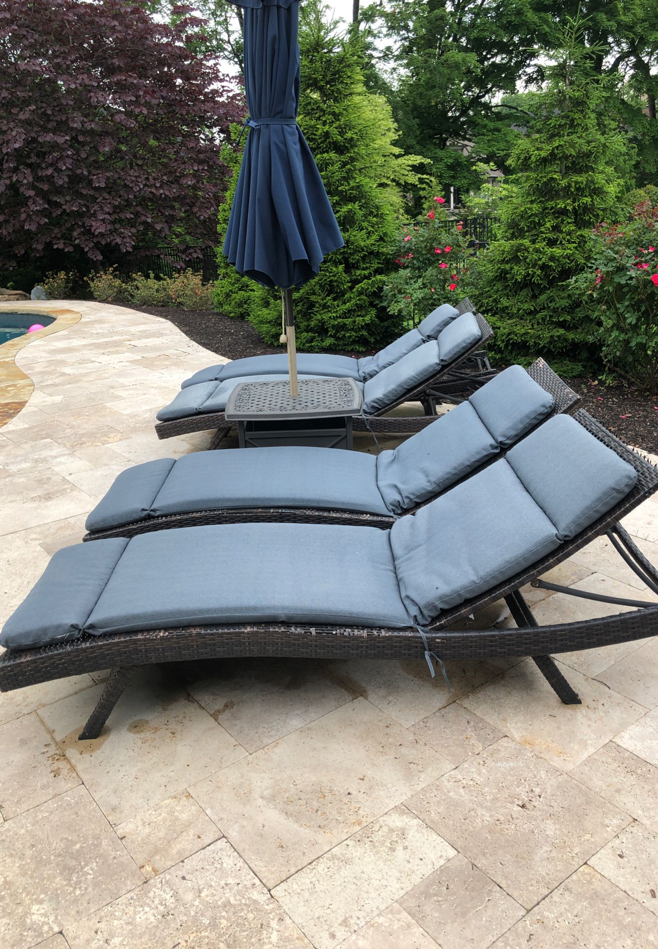 Chaise lounges (set of four)