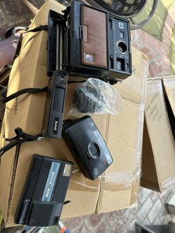 LOT - 4 Antique Cameras, 1 Qwickflip Lense