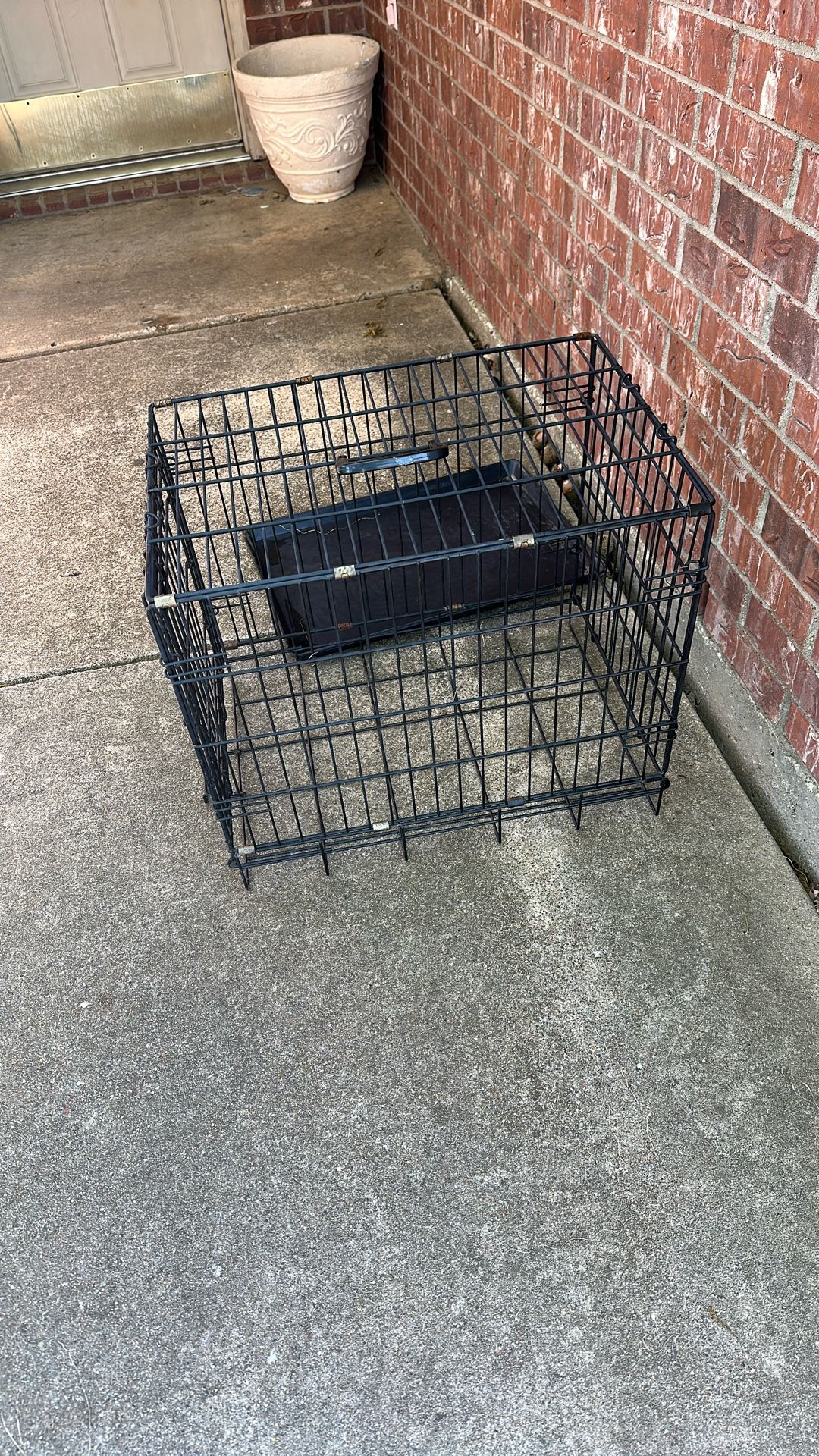 Dog Kennel 24 X 17 Great Condition