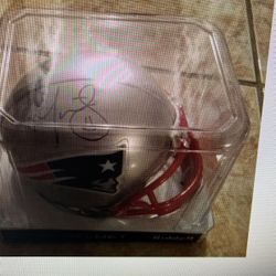 Martellus Bennett autograph New England Patriots mini helmet