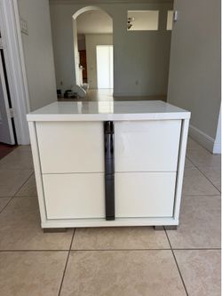 White 2-Drawer Nightstand