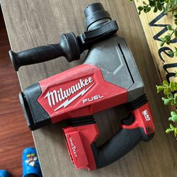 Rotary Hammer Milwaukee FUEL ONEKEY CON AUTOSTOP