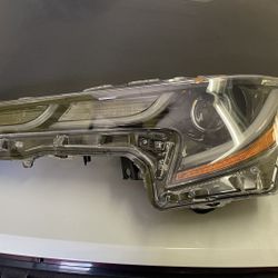 2022-2020 TOYOTA COROLLA HEADLIGHT LEFT