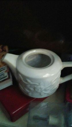 White teapot