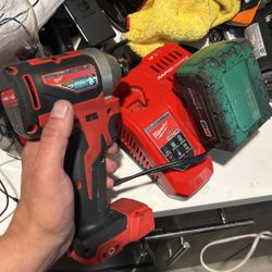 MilwaukeeM18 Impact Drill And Batter Rapid Charger
