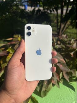 UNLOCKED IPHONE 11 / READY TO USE
