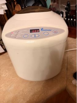 Nice ToasterMaster Bread Maker