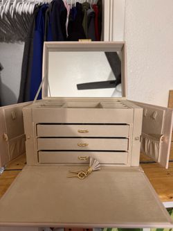 jewelry box