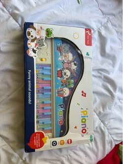baby toy piano