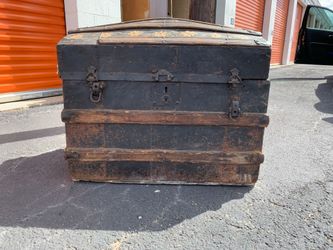 Antique steamer - trunk - floral motif