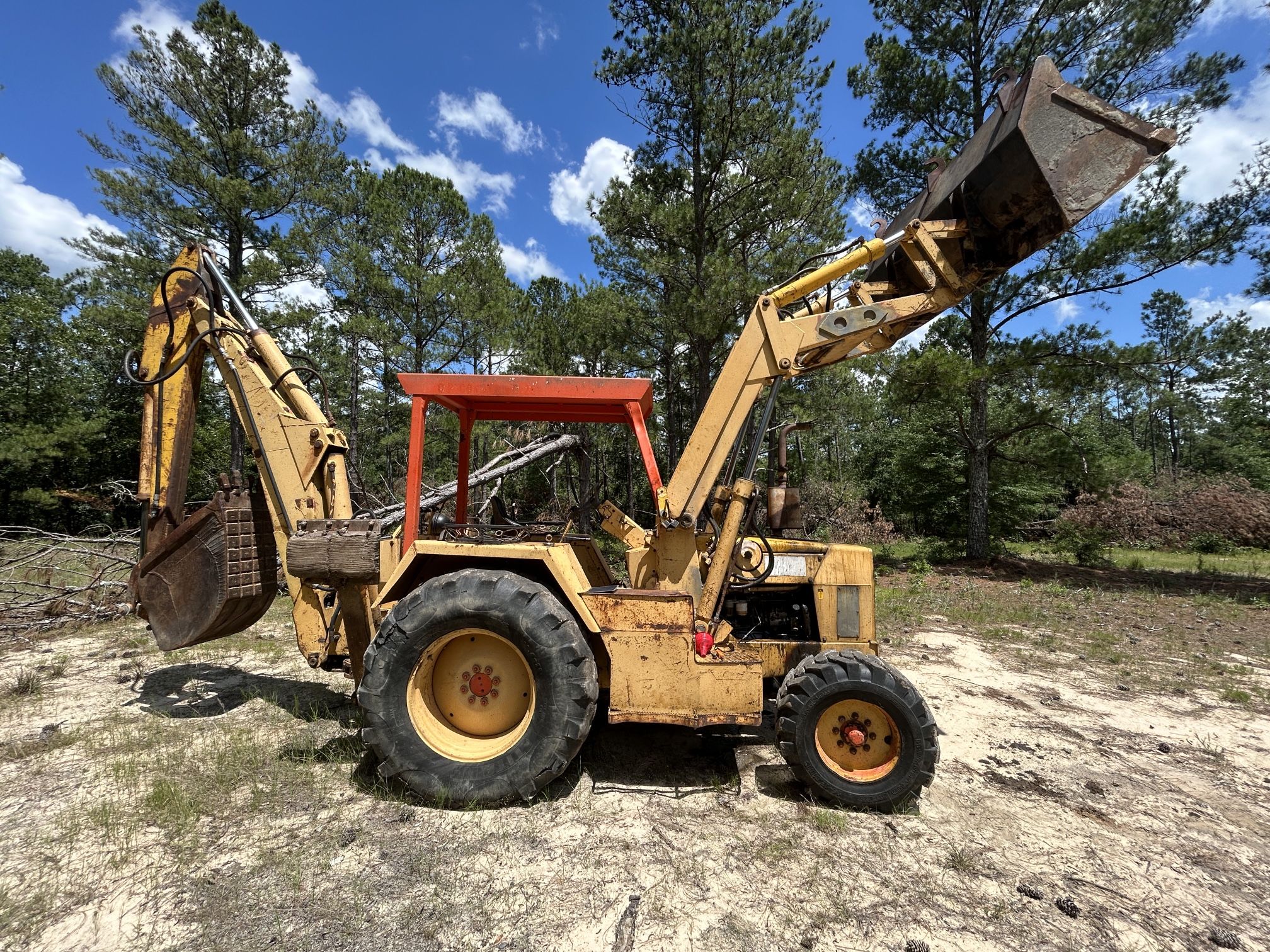 Backhoe tractor 