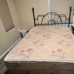 Queen bed (8” mattress, box, frame, headrest and 4 non-slip pads)