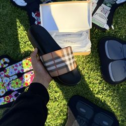 Burberry slides  