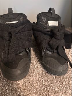 Lavin curb all black