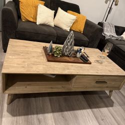 Living Spaces Coffee Table