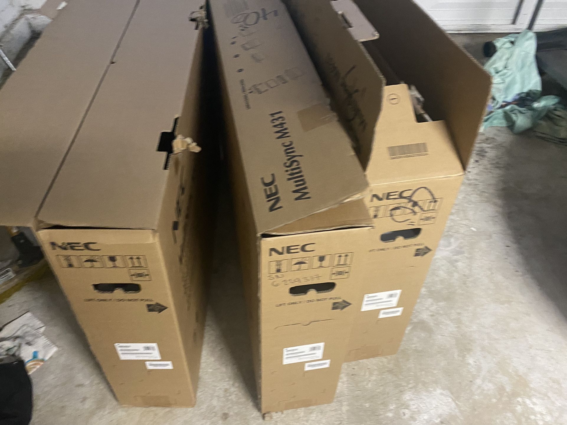 Samsung 32 Inch Electronics & Media