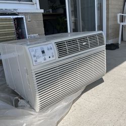 Frigidaire Through Wall Air Conditioner -10,000 BTU- 110V- Remote 