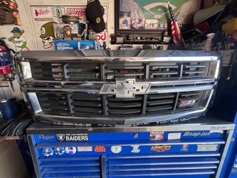 2014-15 Silverado Z71 1500 OEM Grill