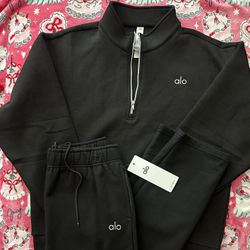 Alo Black 1/4 Zip Up Sweater and Sweatpants Set $125 **READ DESCRIPTION**