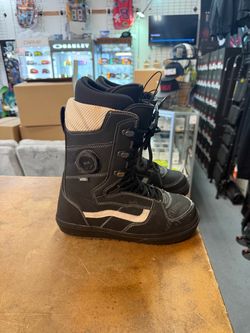 Vans invado hybrid size 9.5 snowboard boots with warranty located at sin city snowboards