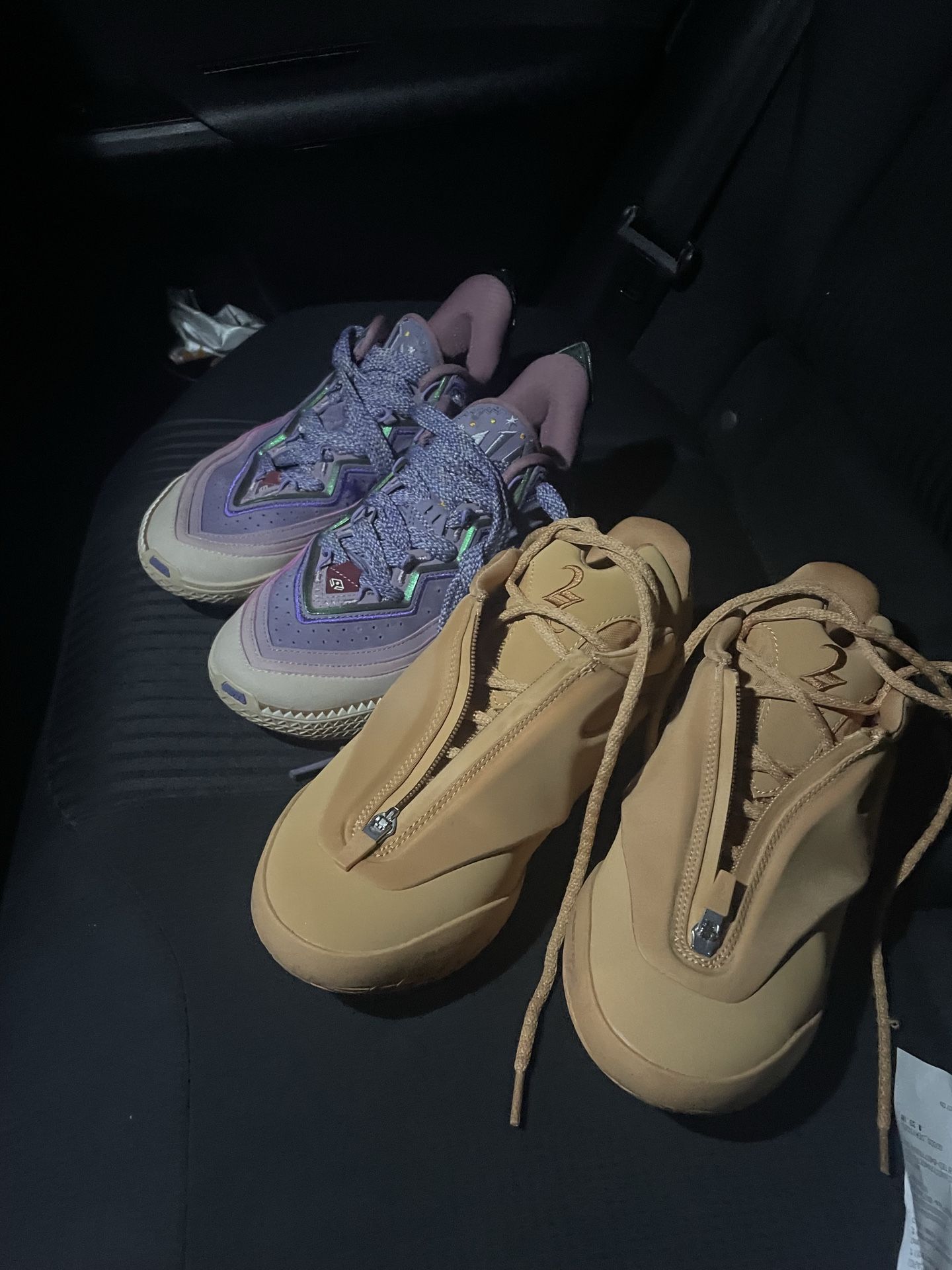 Shai 001 Hail Clay/Anta Kai 2 Artist on the Court - Size 9