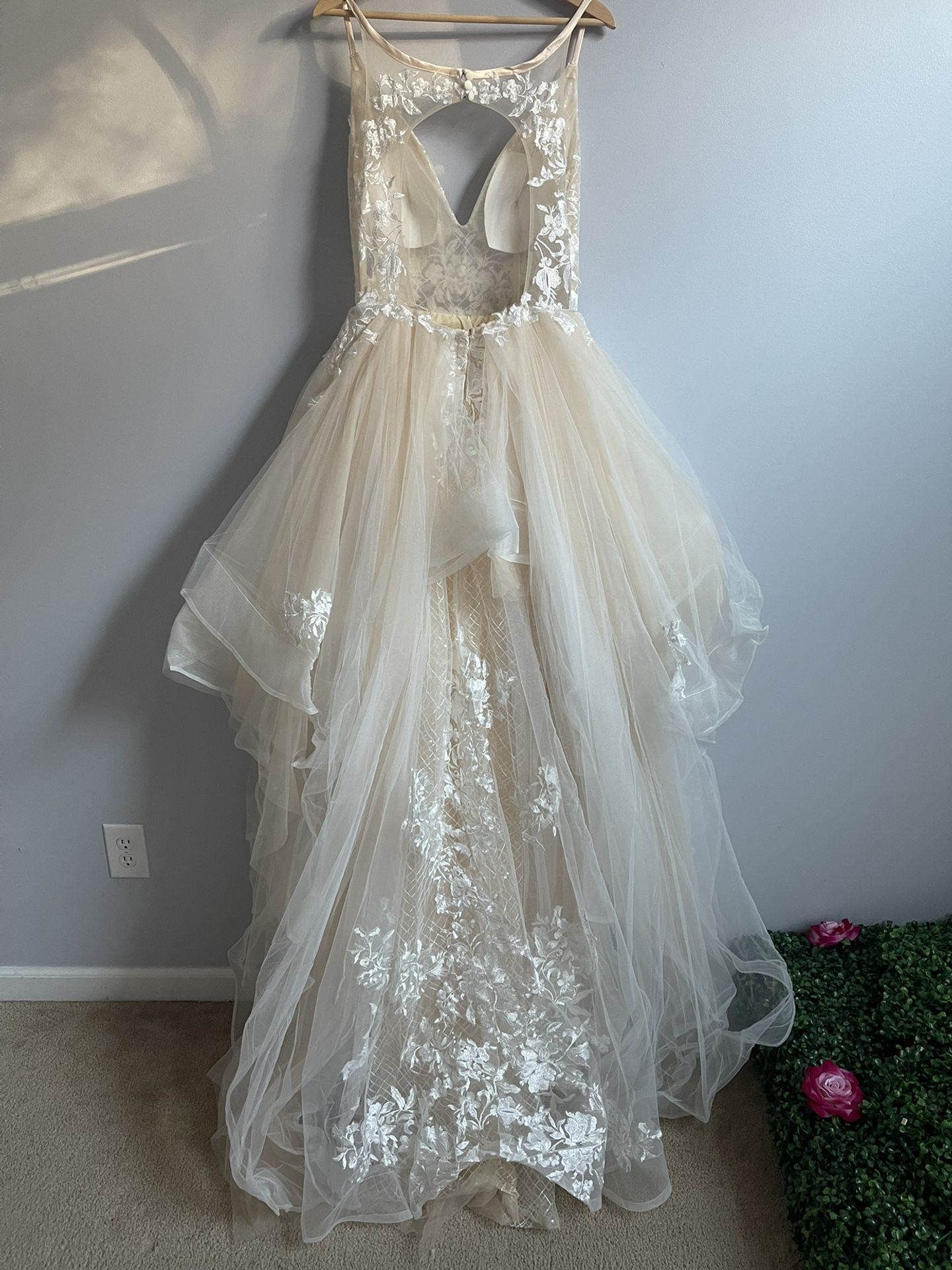 Champagne V Neck Spaghetti Sexy Wedding Dress Size 12