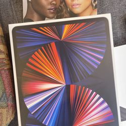 Brand New iPad Pro 12.9 64GB 5th  Gen Latest Model 2022 With Apple Keyboard Works With Pencil In Original Box 🔥🔥🔥🔥