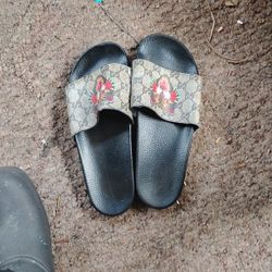 Gucci Tiger Flip Flops Men's Size 8 And 1/2 To 9
