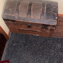 Antique Dome Dash Top Or Humpback Steamer Trunk