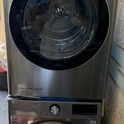LG washing machine set in very good condition, working perfectly. Size 24