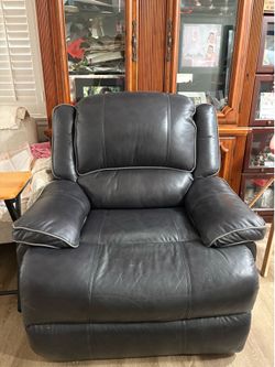 Recliner sofa