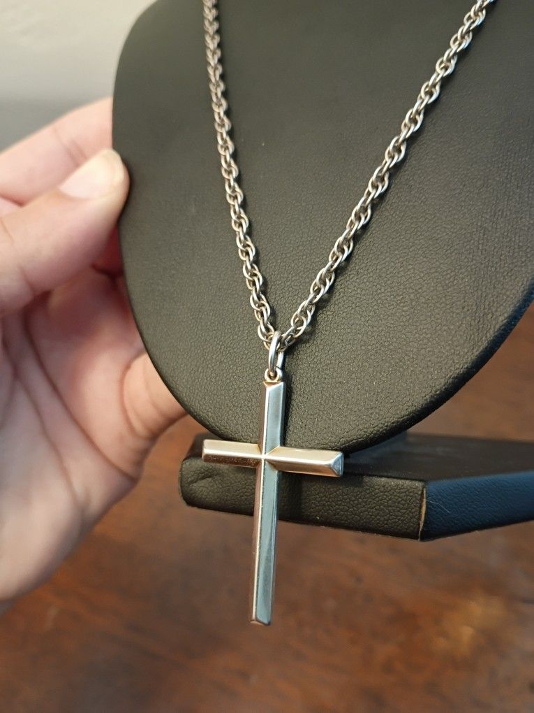 925 Sterling Silver Cross Pendant & Rope Necklace