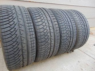 4 Used 235 35 20 Michelin Pilot Alpin PA4 Winter Tires 92V XL 8/32nds-9/32nds Date 2021
