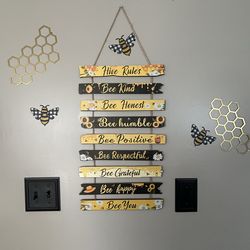 Bee decor-all pieces shown included