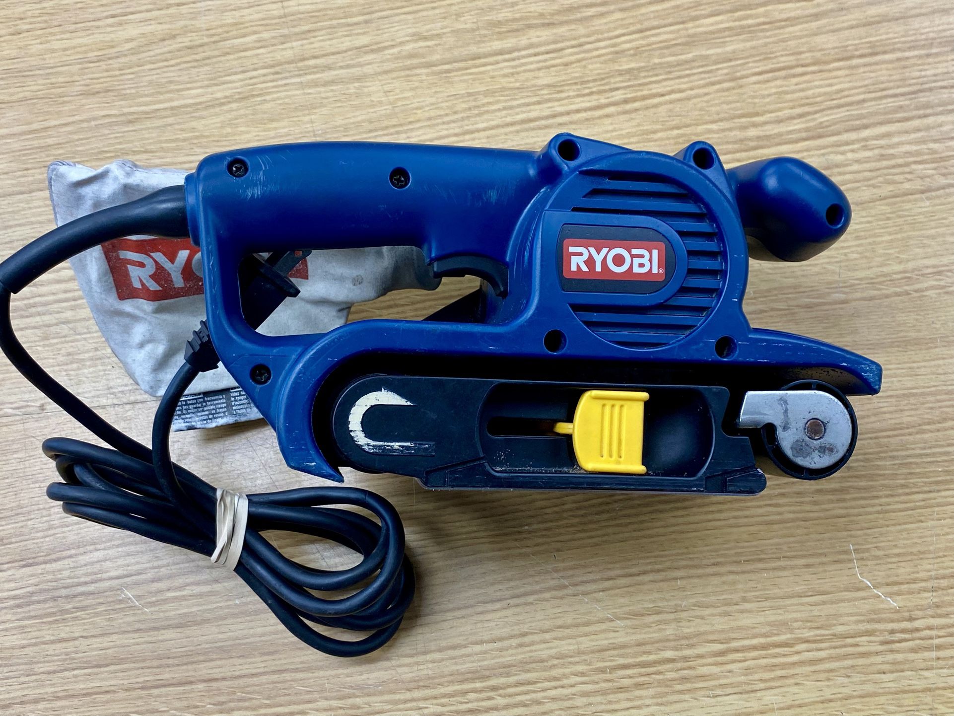 Ryobi BE318-2 Belt Sander Pre-Owned Condition Works With BAG