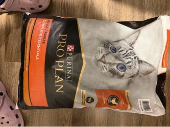 Purina pro cat food 16lbs and litter deodorizer 30 oz
